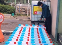 무안군, 경로당 재개관 대비 친환경 살균소독액 배부