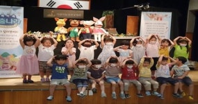고창군육아종합지원센터, ‘뒤죽박죽 곤충나라’ 안전인형극 진행