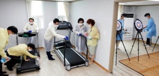 [포토]광주시 북구, 경로당 운영 앞두고 방역소독