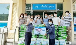 코리아월드써비스(주), 여수시 돌산읍에 ‘사랑의 쌀’ 120포 기증