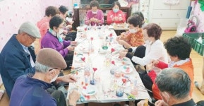 여수시 미평동 통장단, 어르신 ‘동백꽃‧디퓨저 만들기’ 운영
