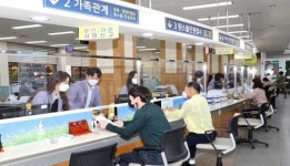 정읍시, ‘향기공화국 정읍’상징 근무복으로 민원인 맞이