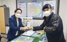 광주시 광산구 신창동 용수마을 주민들, 이웃돕기 성금 전달