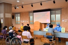 파주시, 요양병원·시설종사자 코로나19 첫 예방접종 시작