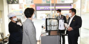 [포토]김병내 광주시 남구청장, 남구지역자활센터 자활사업단 카페 및 호두가게 방문