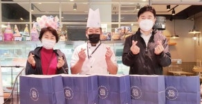 “갓 구운 빵 드시고 코로나19 이겨요!”