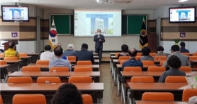 제19회 대한노인회 전주시지회 부설 노인대학, 전영배 지회장 특강으로 출발!