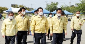 [포토]김영록 전남도지사,고흥군 도양읍민회관 종합상황실 방문