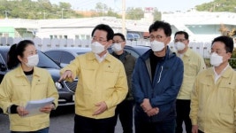 [포토]김영록 전남도지사,여수 사랑재활요양병원 코로나19 대응 현장 방문