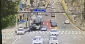 끔찍했던 여수 한재사거리 교통사고, 정면 영상 보니 사고원인 보인다 (영상)