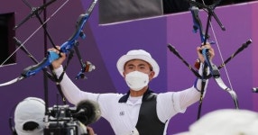 [속보] 김제덕, 양궁 3관왕 좌절…개인전 32강서 탈락