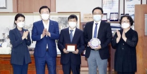 [포토]광주시 북구,   애니젠(주)  이달의 기업 선정패 수여식