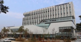 경북도선관위, 자서전 무상 배부 영덕군수 입후보예정자 검찰 고발