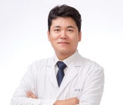 밝은안과21병원, 위기가정 아동에 무료사시수술 지원