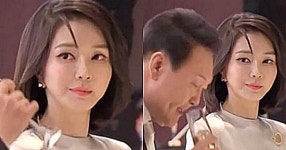 김건희 여사가 눈으로 레이저 쏘자 황급히 술잔 내려놓는 윤석열 대통령 (영상)