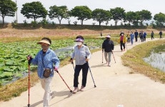 전남 장성군 “황룡강 꽃길 따라 건강체조 함께 해요”