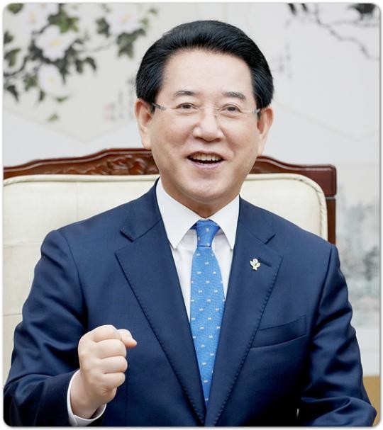김영록 전남도지사, 국정감사 질의에 열정적으로 응답