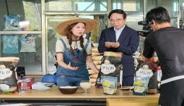 심민 임실군수, 신동진쌀 쇼핑라이브 방송 출연...쌀집 아저씨로 변신