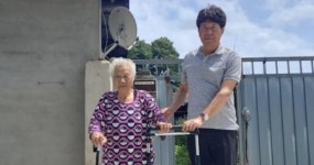 임실군 덕치면사무소, 거동불편 어르신의 발이 될 실버카 전달