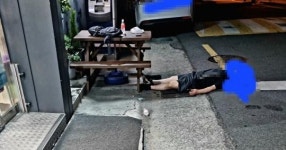 “이 양반, 오늘은 배수구 위에서 누워 자네”... 편의점 알바생의 생생한 취객 후기