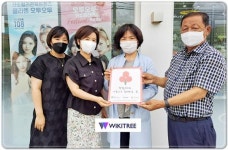 [포토]광주시 남구 월산동 지사협, 무진안경원에 착한가게 현판 전달