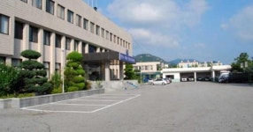 절도 혐의 10대 조사하다가… 어제(1일) 전북 완주경찰서에서 황당한 일이 발생했다