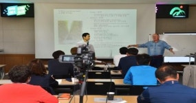 충북도, 해외전문가 초빙 스마트팜’ 전문농업인 양성 박차