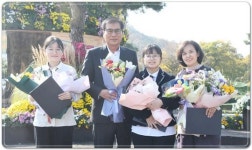 슬픔을 같이합니다 함평국화축제장에서 이태원 참사 애도 시낭송(영상)
