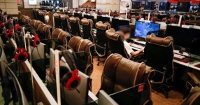 “성욕 느껴서…” PC방 들어가려던 여성, 이 남성에게 정말 끔찍한 일 당했다