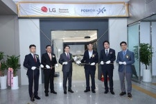 이동환 고양시장, LG전자·포스콤 메디컬 전시장 개관 축하