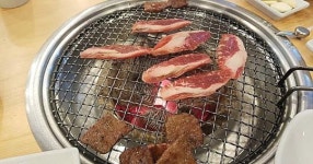 “소갈비 3인분 시켰는데 여자라고 2인분 주네요” 반응 폭발한 글