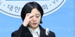 “제발 예의 좀 지켜달라…” 총선 네 달여 앞두고 류호정, 논란 중심에 섰다