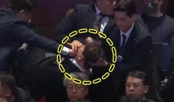 특전사령관, 대통령 개입 폭로에 논란 ... 국회 인원 끌어내라 명령