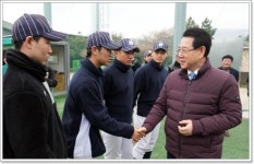 김영록 전남도지사, 보성 동계 전지훈련팀 살펴