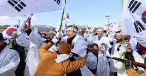 105년 전 함성과 태극기 물결...포항 송라면서 3.1 만세운동 재현 퍼포먼스