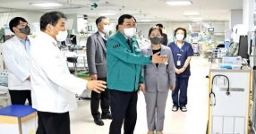 주낙영 경주시장, 동국대 경주병원 찾아 의료진 격려
