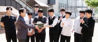 전남 함평중, ‘선생님 사랑합니다.’ 스승의 날 행사 가져