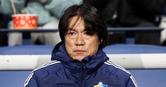 홍명보 감독, 부산 방문 U-19 연습경기·시민 소통 한국 축구 미래 밝혀
