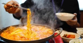 생방송 오늘저녁… 묵은지사태전골 맛집은?