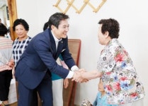 우승희 영암군수, 함반동경로당서 마을 어르신과 대화
