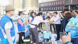 [포토]광주시 남구 월산4동 자생단체 ‘푸른길 브릿지 아나바다 보따리 마켓’ 개최
