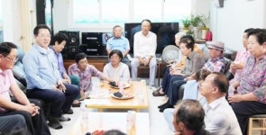 김영록 전남도지사, 영광군에서 폭염 대응 경로당 무더위 쉼터 살펴
