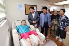 인천 동구, 관내 경로당 38개소에 전동 안마의자 지원