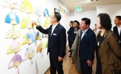 류현자·정선 초대 ‘사모곡;끝없는 해원(海原)’展 개막식 열려