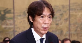 [속보] 홍명보 “대표팀 감독 선임, 불공정하거나 특혜 있다고 생각 안 해”