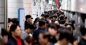 성범죄 가장 많이 발생하는 서울 지하철역 3위 홍대입구역, 2위 사당역, 1위는 바로...