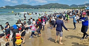 자연과 산업의 조화...  파도소리 들으며 걷는 해파랑길 16코스