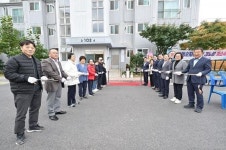 백영현 시장, 포천동 극동2차아파트 경로당 이전 개소 축하