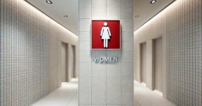 지하상가 화장실에 놓인 가방에서 탯줄 달린 여자 아기가... 현재 아기 상태도 전해졌다