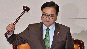 탄핵 정국서 주목받은 우원식 국회의장... 테마주 급상승